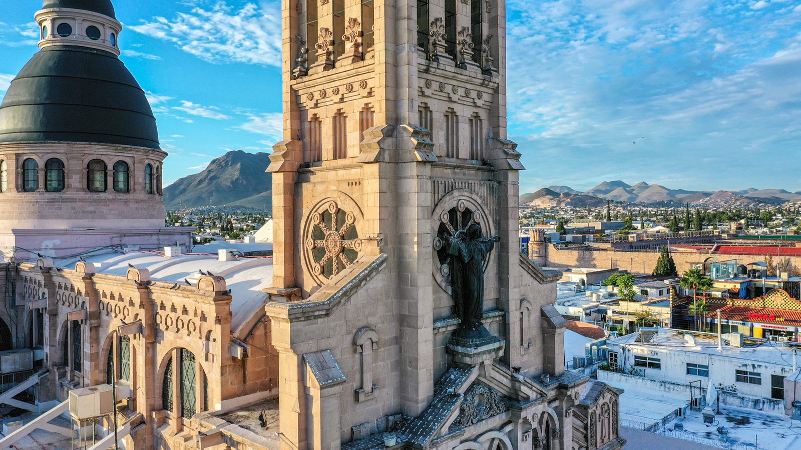 Torre principal y cúpula vistas desde el aire